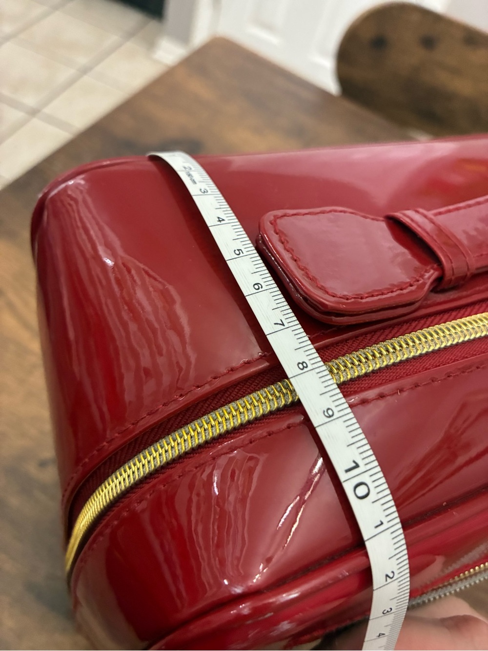 Estée Lauder Red Cosmetic Travel Bag - Picture 15 of 15